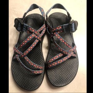 WOMEN’S CHACOS